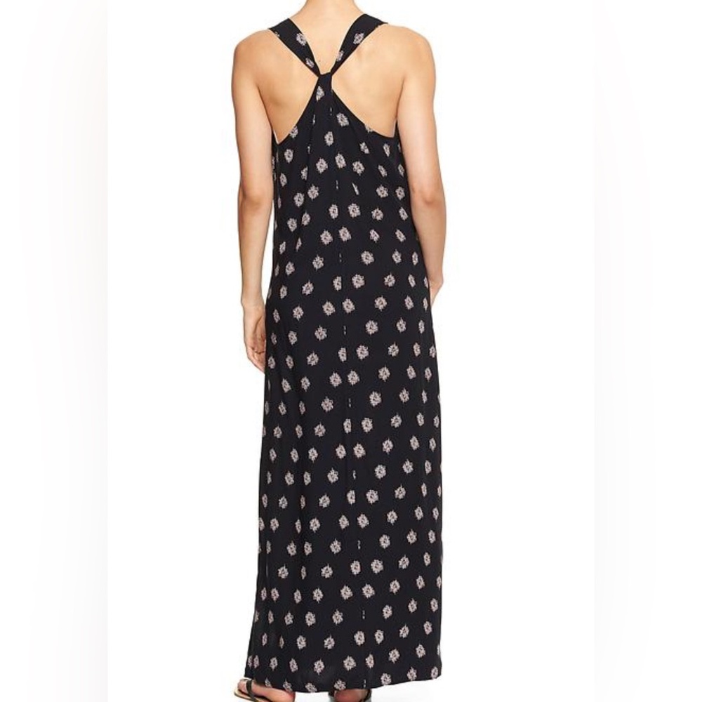 Size Small Gap Factory print knot-back maxi dress
Color: Diamond circle pink
